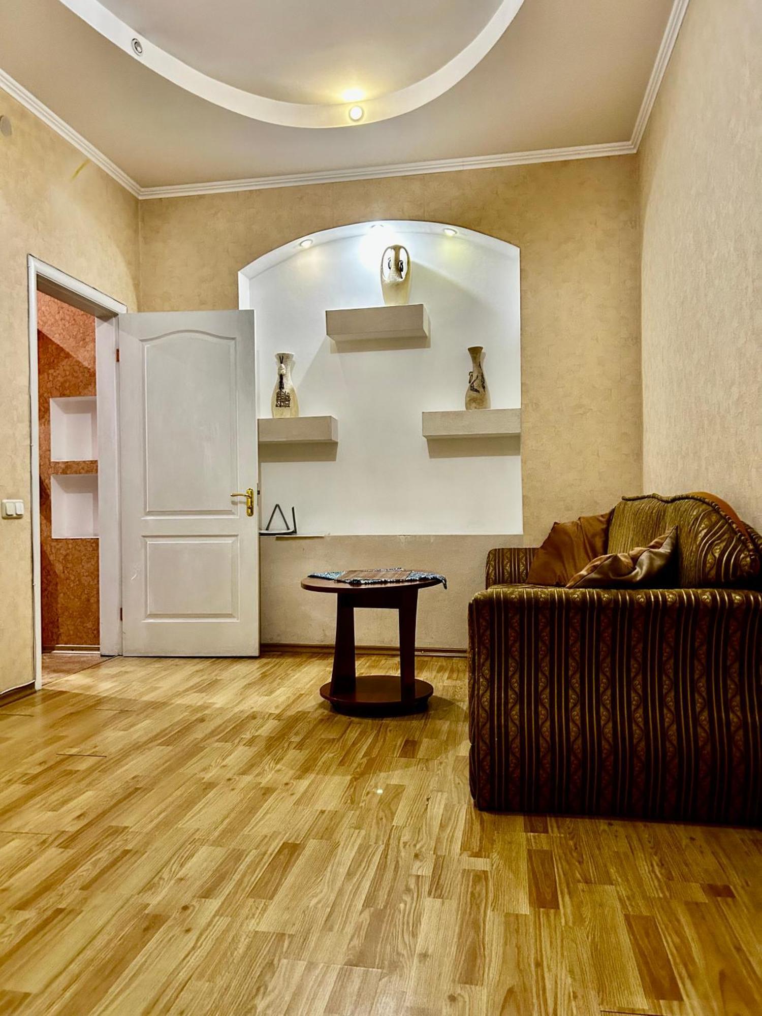 Apartment Near Train Station And Close To City Center Kyiv Exterior foto